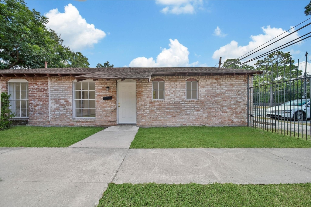 10006 Neuens Road - Photo 14