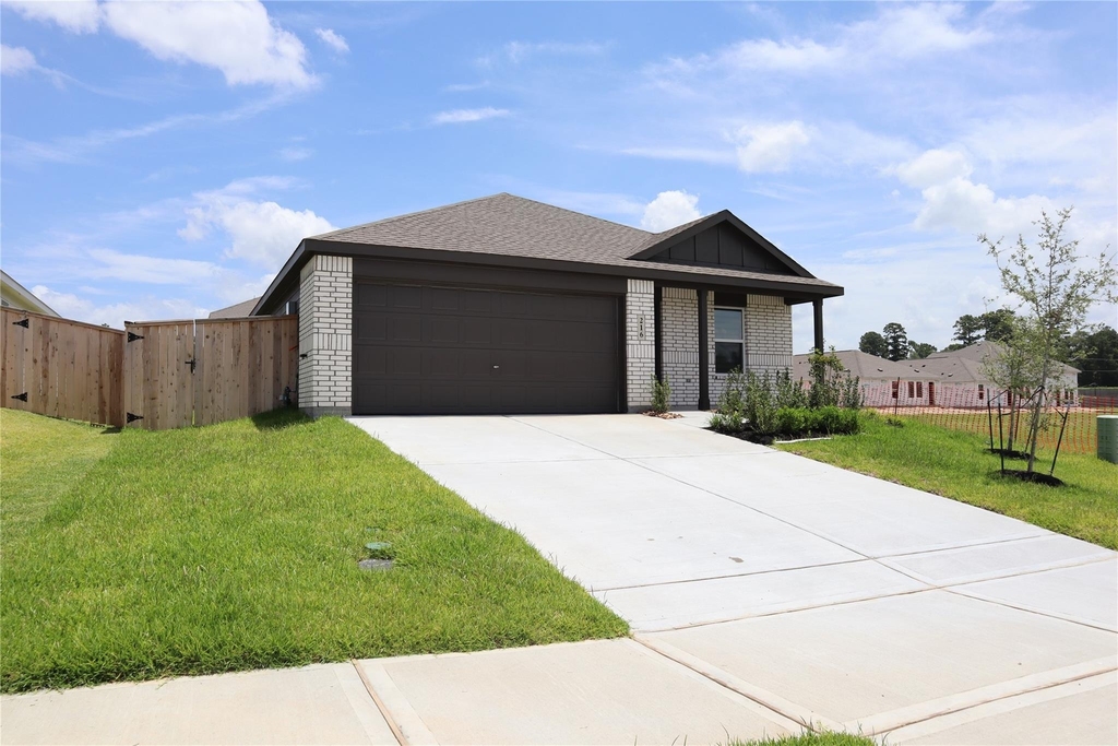 216 Lantana Ln - Photo 1