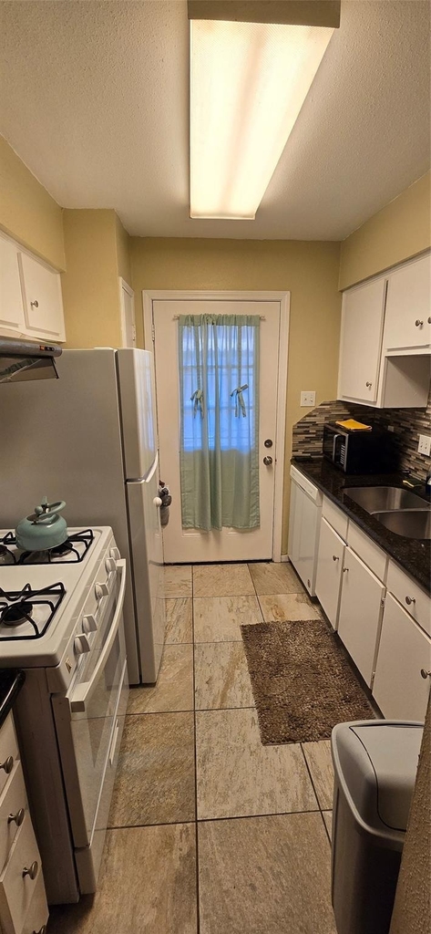 7918 Prestwood Drive - Photo 5
