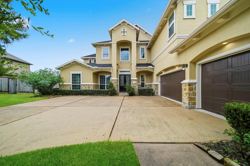 33 Combwell Garden - Photo 1