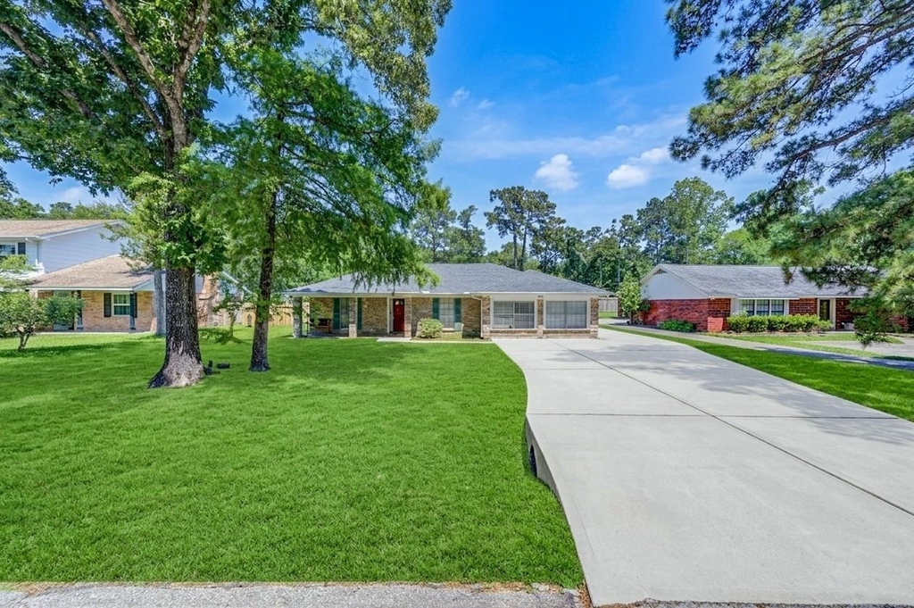 24522 Glen Loch Drive - Photo 1