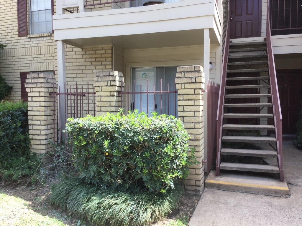2120 El Paseo Street - Photo 3