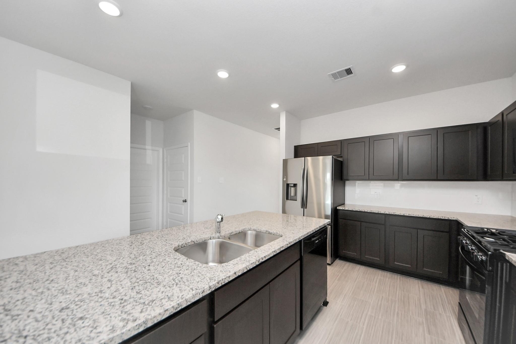 2715 Crested Creek Lane - Photo 27