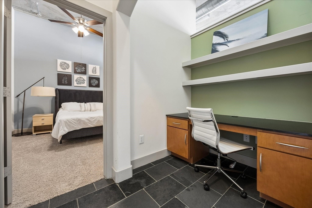 1901 Post Oak Boulevard - Photo 27