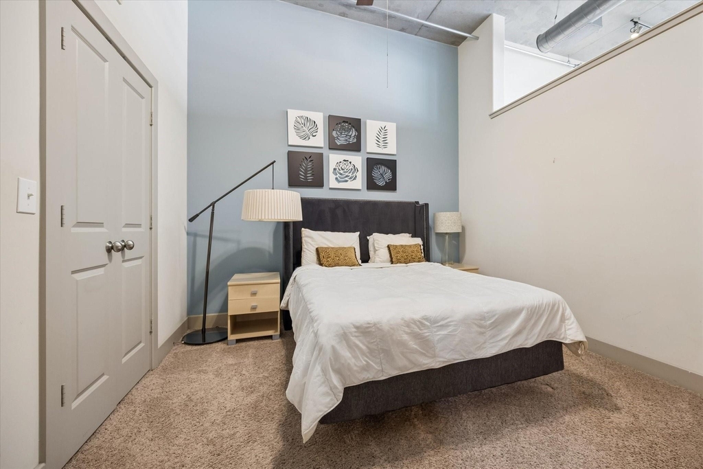 1901 Post Oak Boulevard - Photo 14