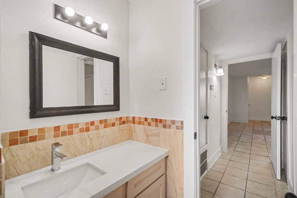 5704 Edgemoor Drive - Photo 8