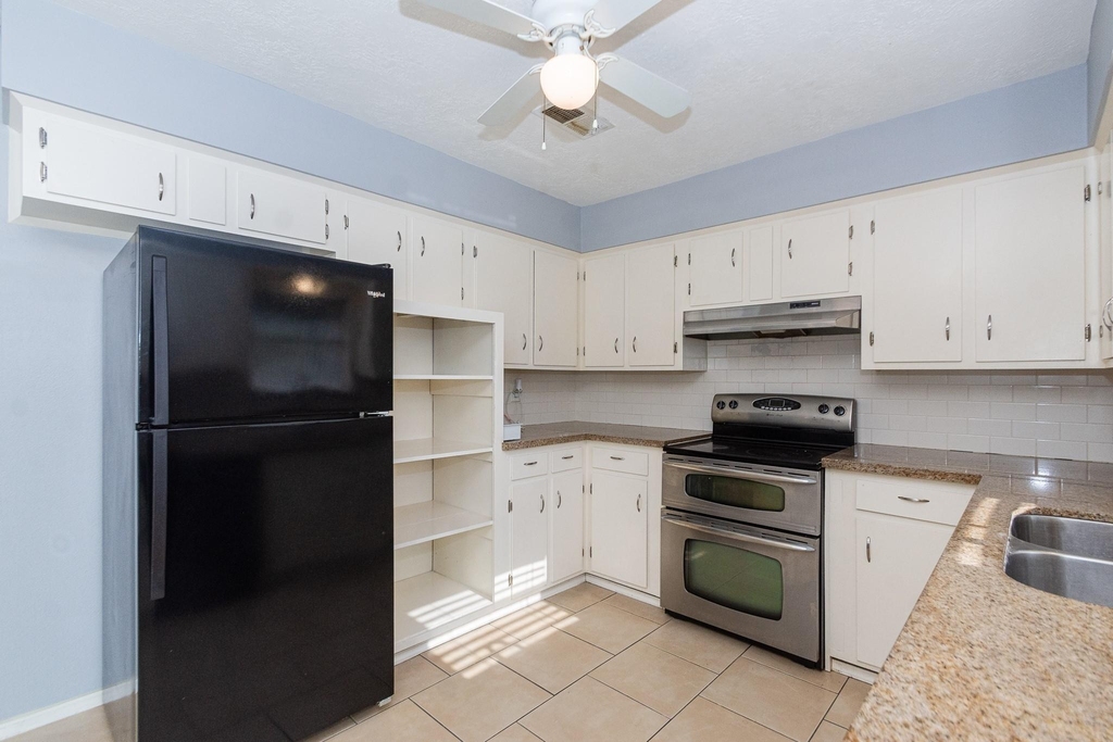 4210 Cork Lane - Photo 16