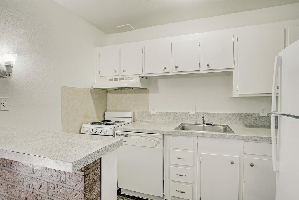 2322 Dunlavy Street - Photo 6