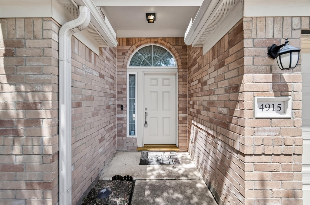 4915 Ibis Lake Court - Photo 4