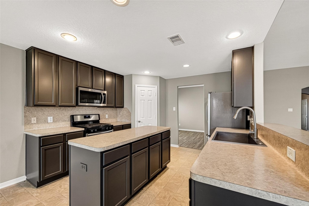 4915 Ibis Lake Court - Photo 16