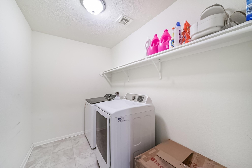 25546 Kensington Lake Drive - Photo 24