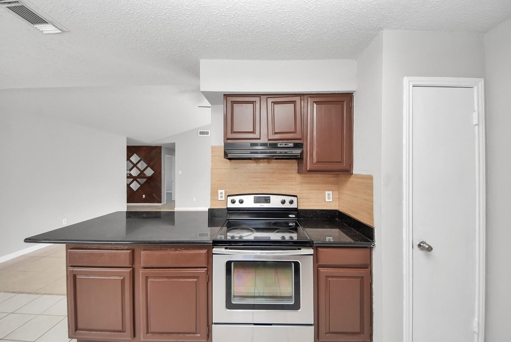 1911 Hammerwood Drive - Photo 16