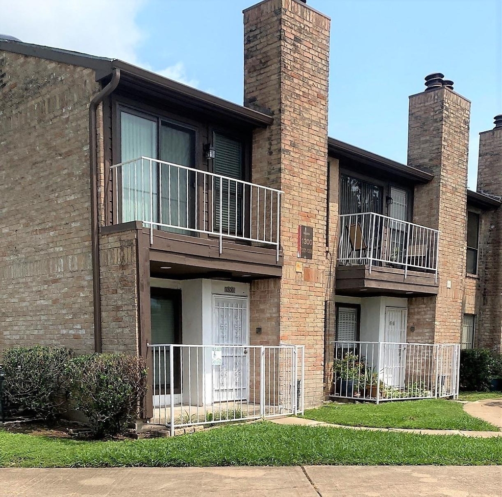 6633 W Airport Boulevard - Photo 1