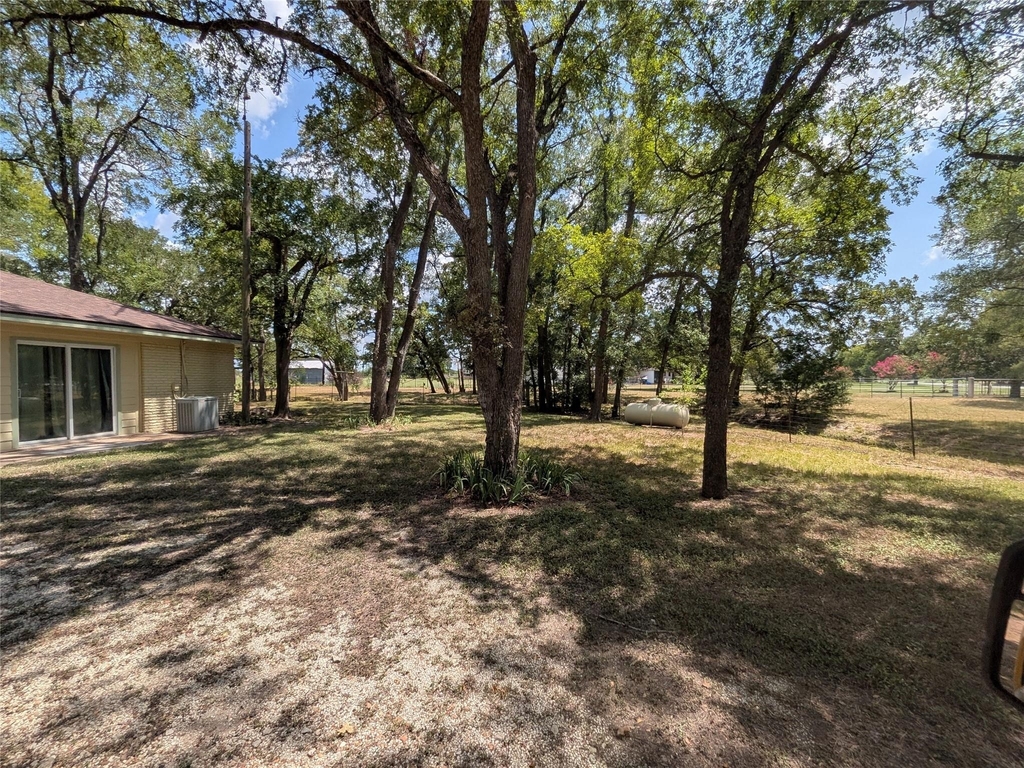 1139 County Rd 403 - Photo 37