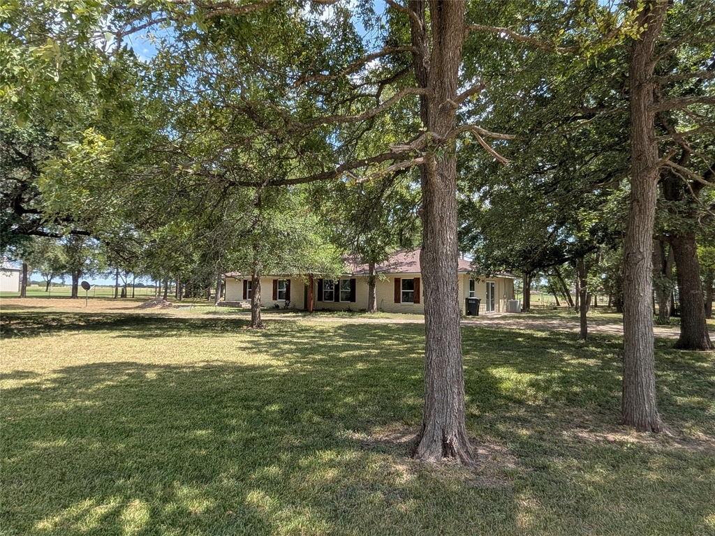 1139 County Rd 403 - Photo 39