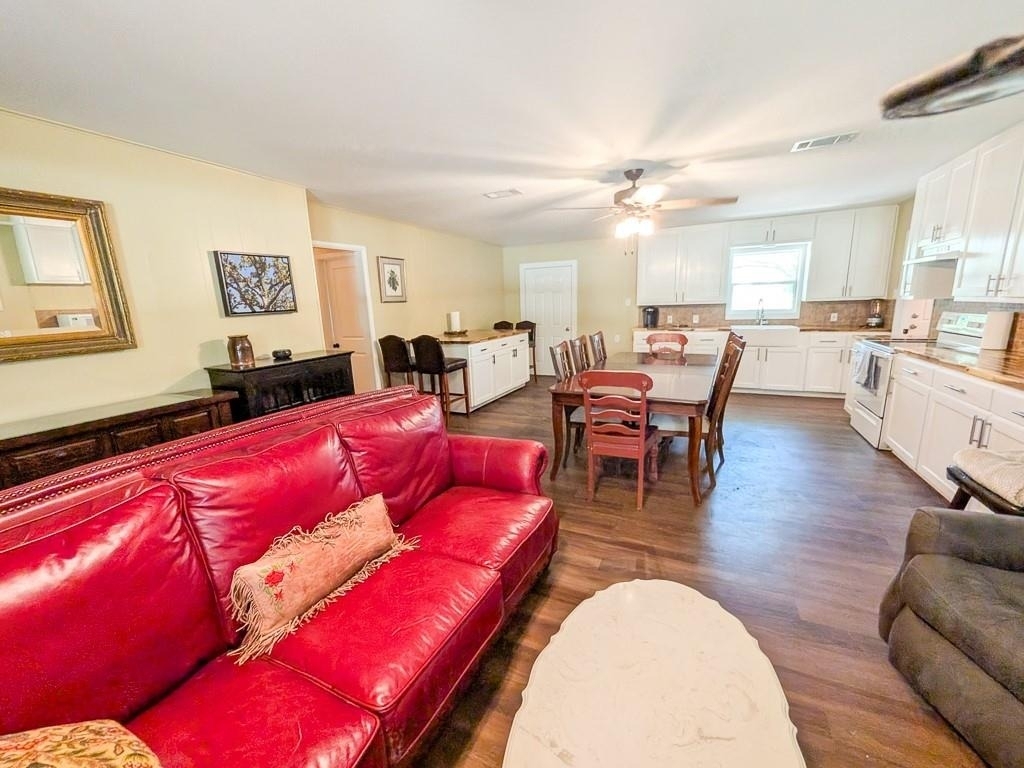 1139 County Rd 403 - Photo 5