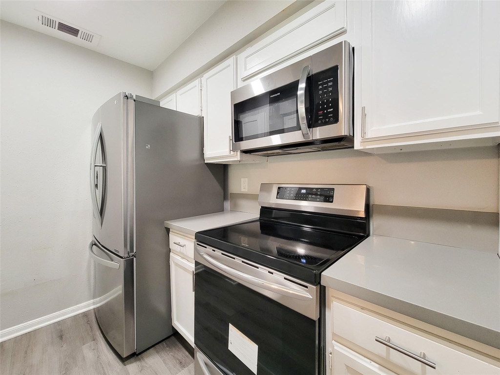 8299 Cambridge Street - Photo 11