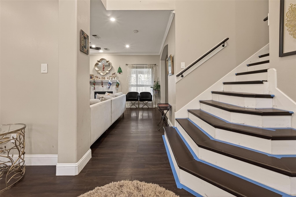 3611 Stacy Park Circle - Photo 3