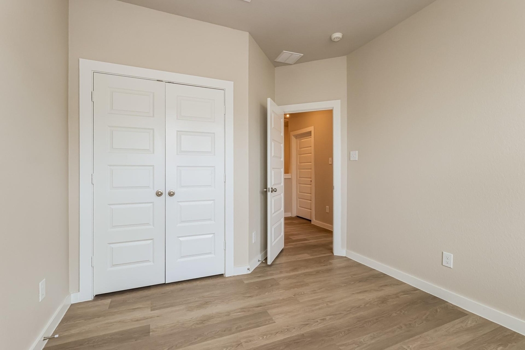 18342 W Centro Circle - Photo 14