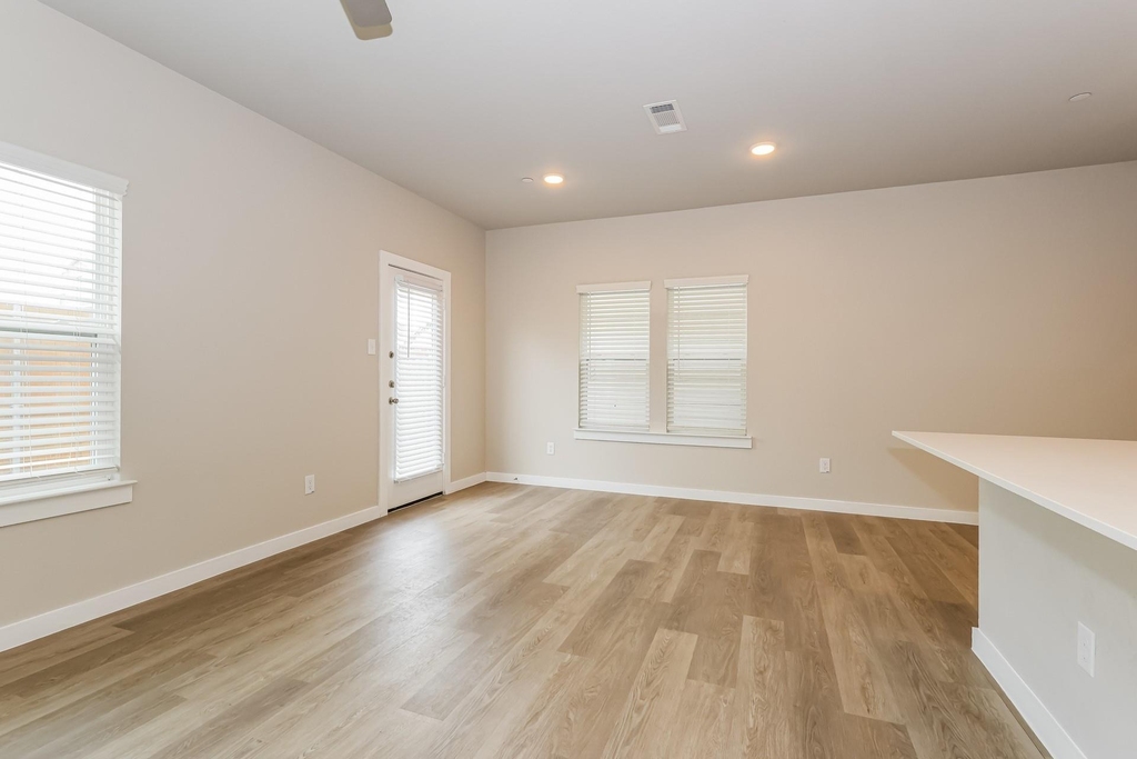 18342 W Centro Circle - Photo 5