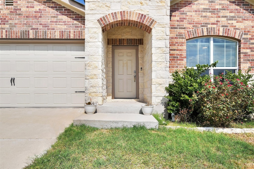 1006 Fannin Street - Photo 1