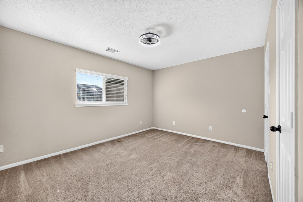 7603 Kenmark Court - Photo 32