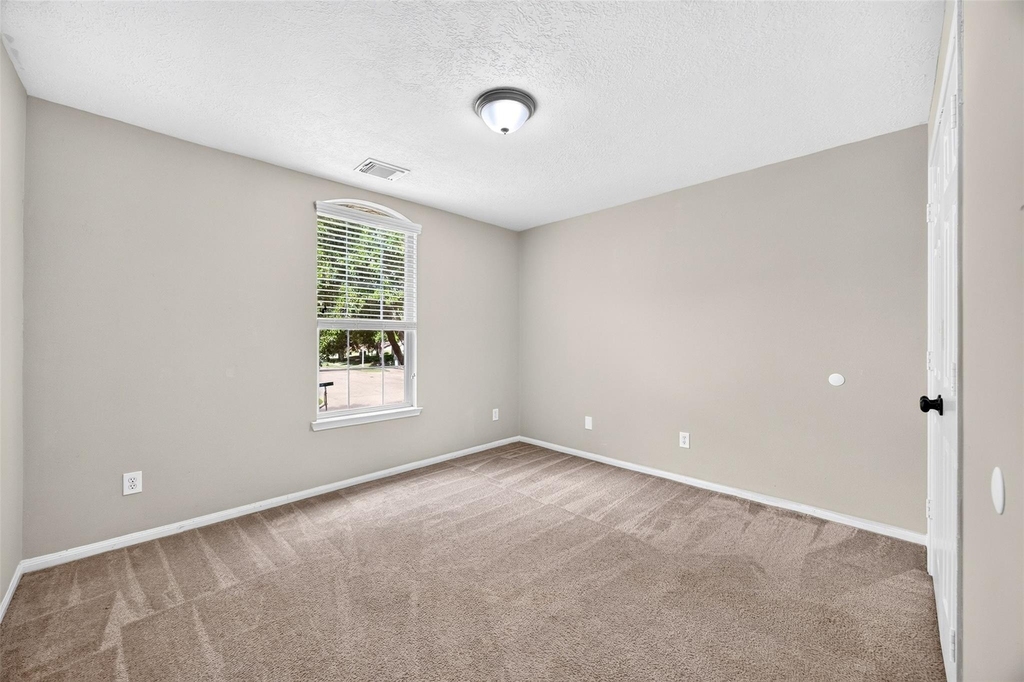 7603 Kenmark Court - Photo 34