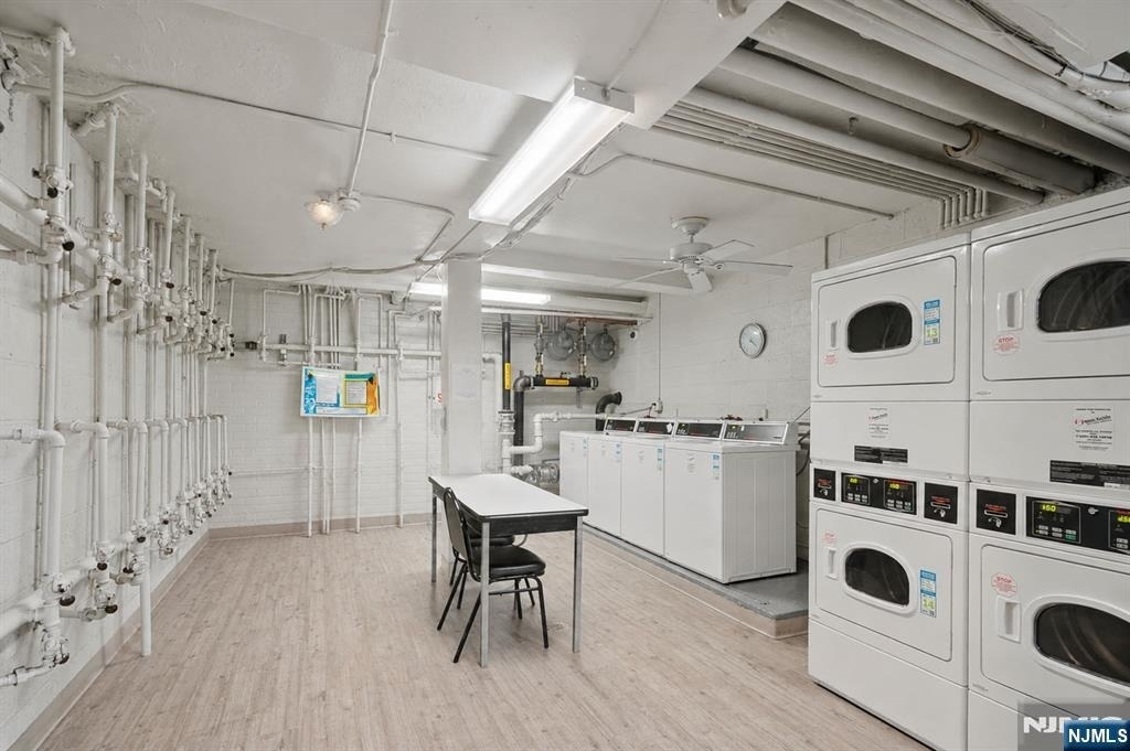 208 Anderson - Photo 22