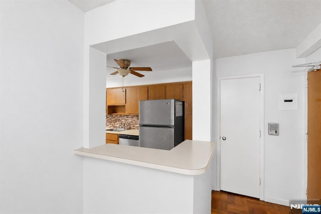 208 Anderson - Photo 6