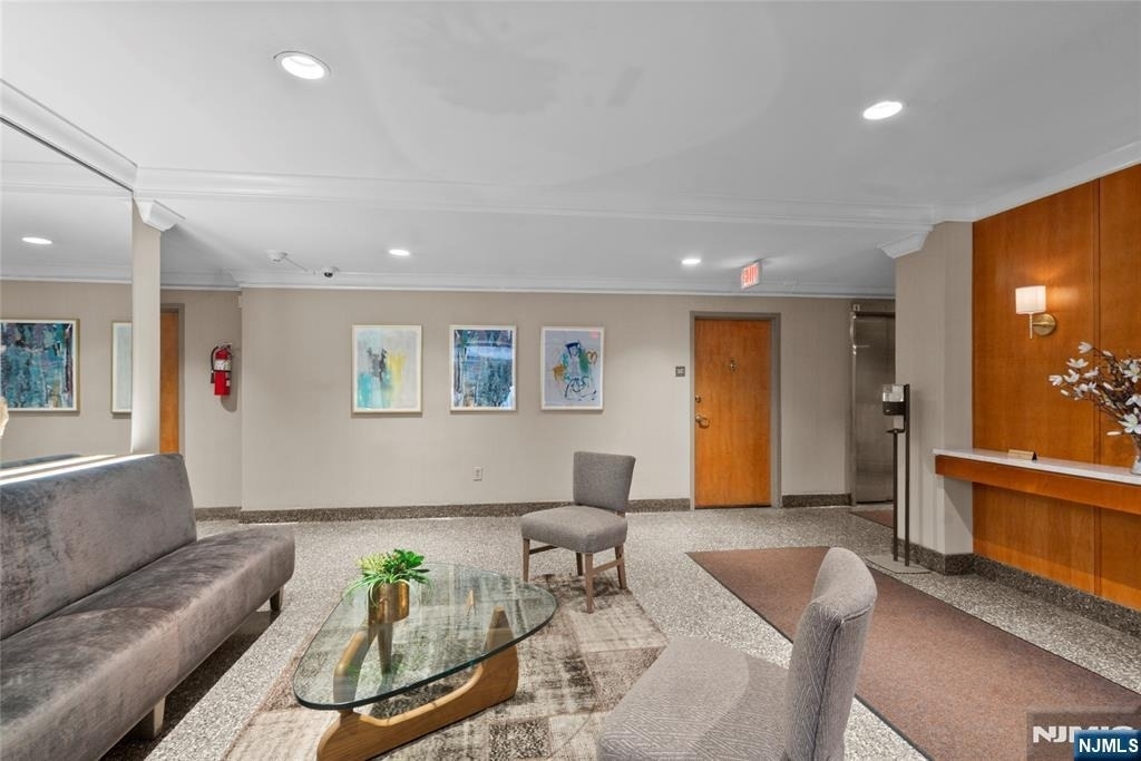 208 Anderson - Photo 24
