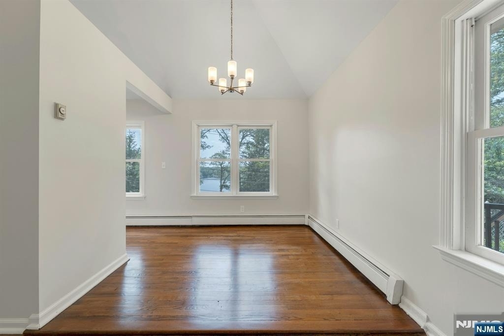 358 Lakeview - Photo 8