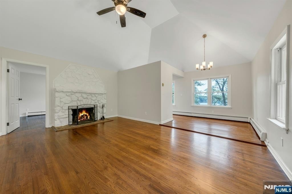 358 Lakeview - Photo 4
