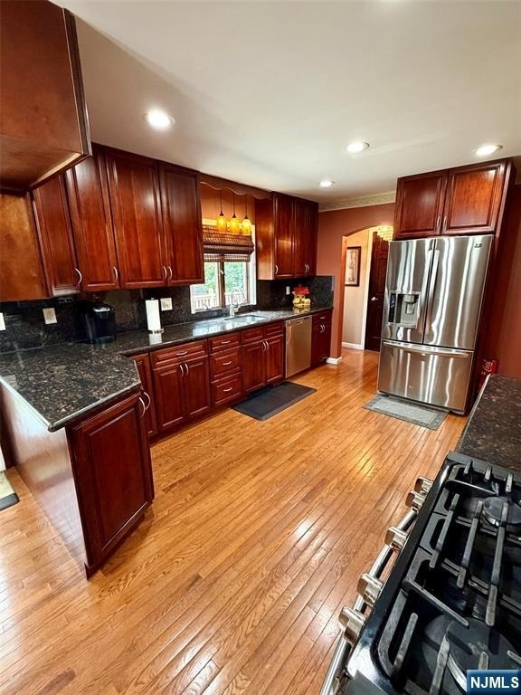 598 Cleveland - Photo 1
