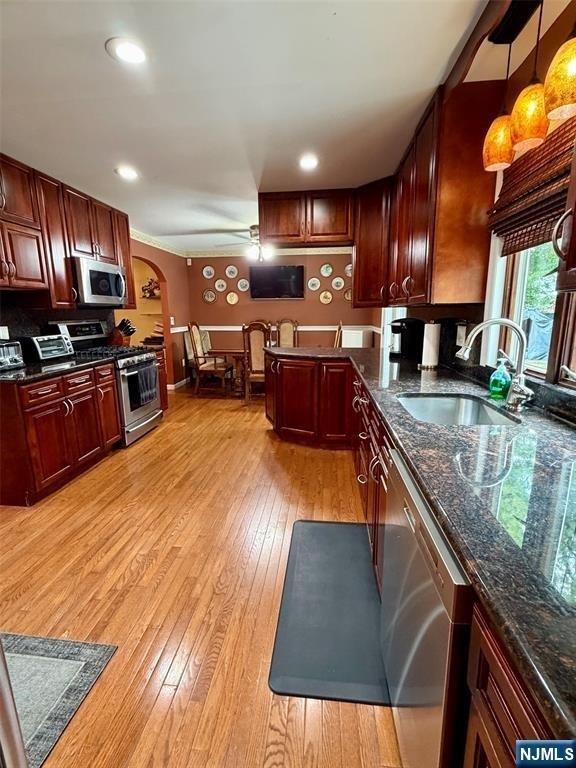 598 Cleveland - Photo 3