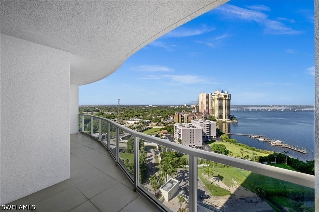 3000 Oasis Grand Boulevard - Photo 24