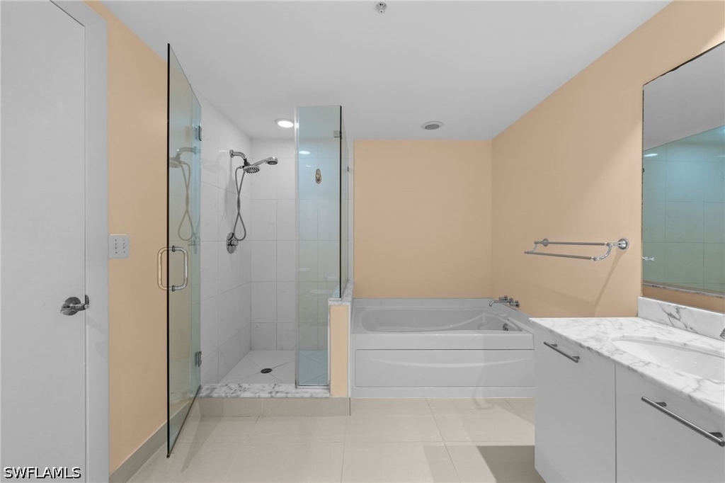 3000 Oasis Grand Boulevard - Photo 17