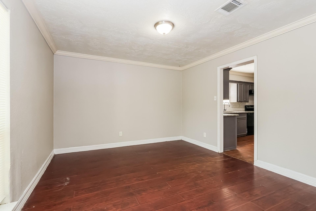 10122 Woodhollow Drive - Photo 9