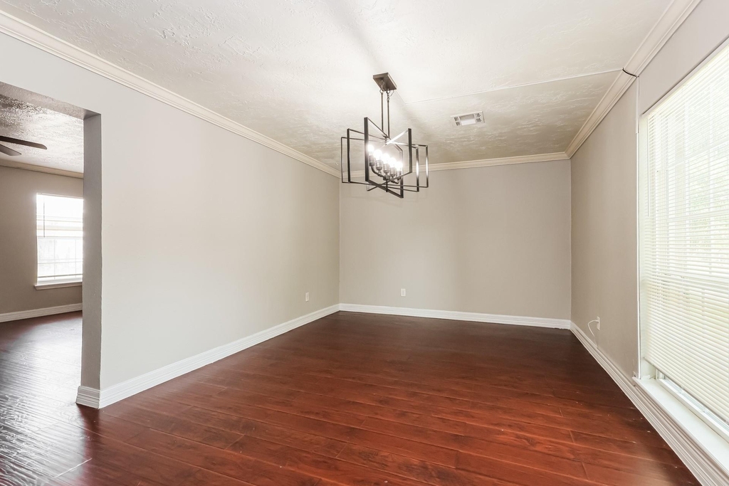 10122 Woodhollow Drive - Photo 5