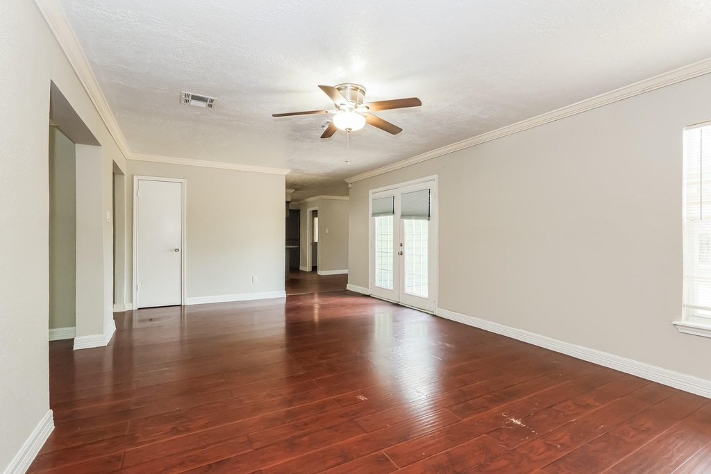 10122 Woodhollow Drive - Photo 4