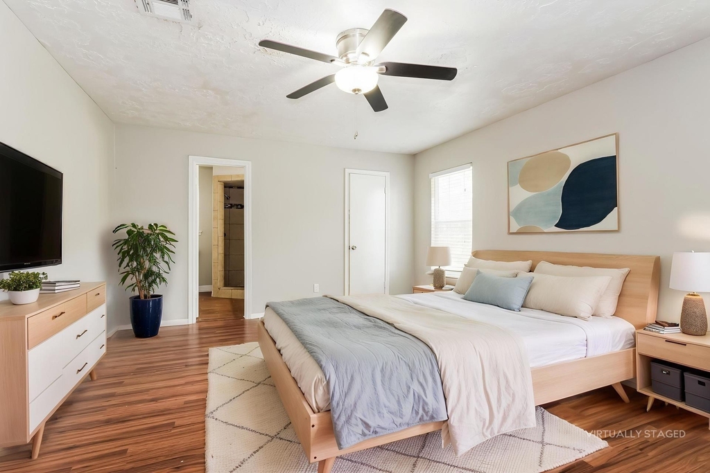 10122 Woodhollow Drive - Photo 11