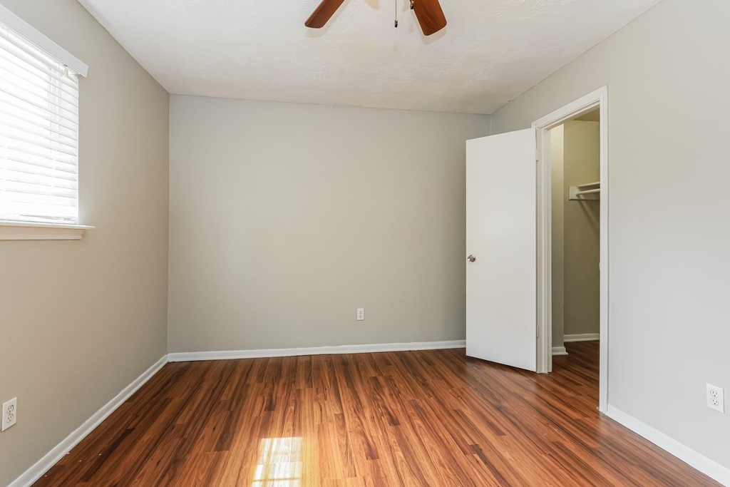 10122 Woodhollow Drive - Photo 14