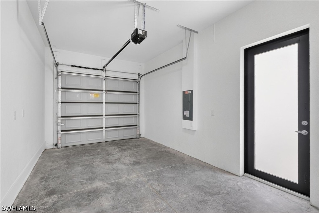 1213 Dodwin Street E - Photo 21