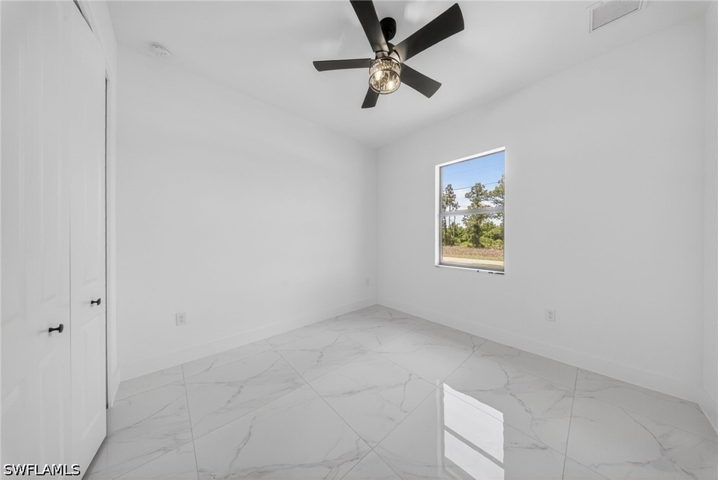 1213 Dodwin Street E - Photo 18