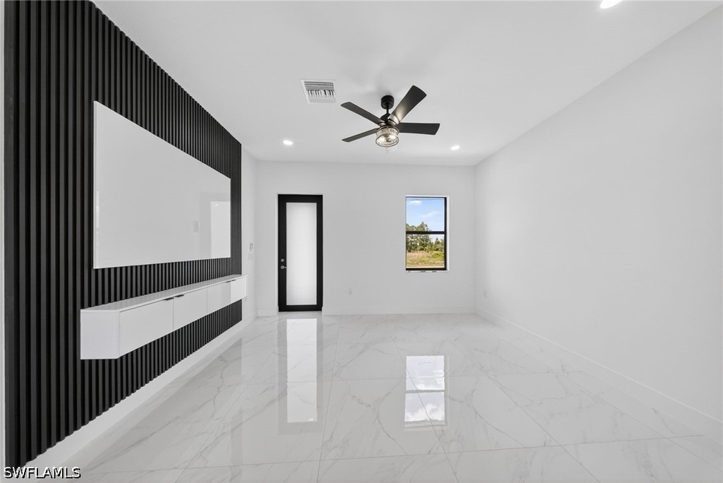 1213 Dodwin Street E - Photo 6