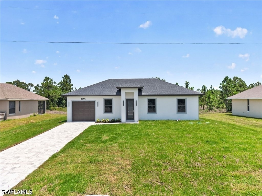 1213 Dodwin Street E - Photo 0