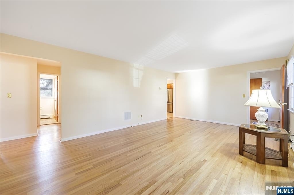 68 Colgate - Photo 6