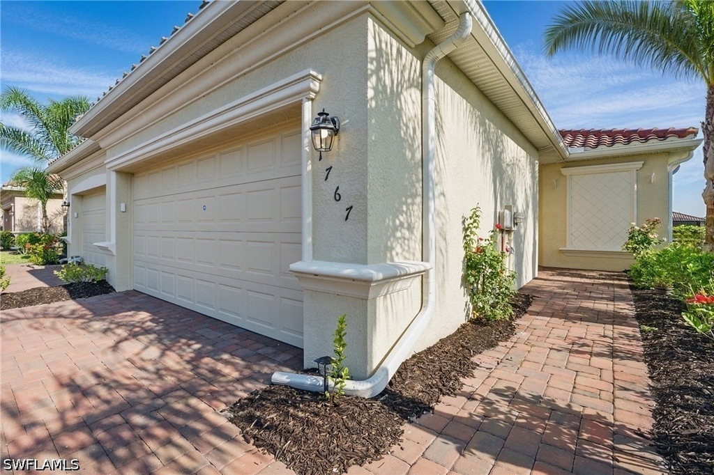 1767 Alameda Drive - Photo 3