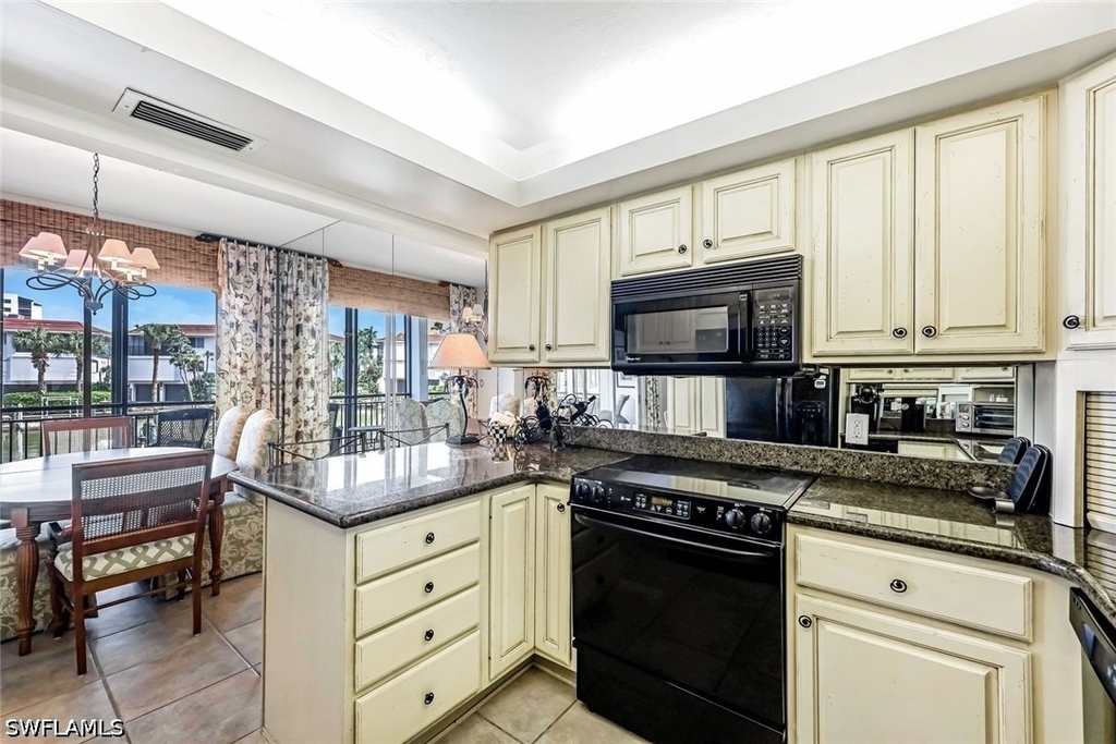 2216 Gulf Shore Boulevard N - Photo 7