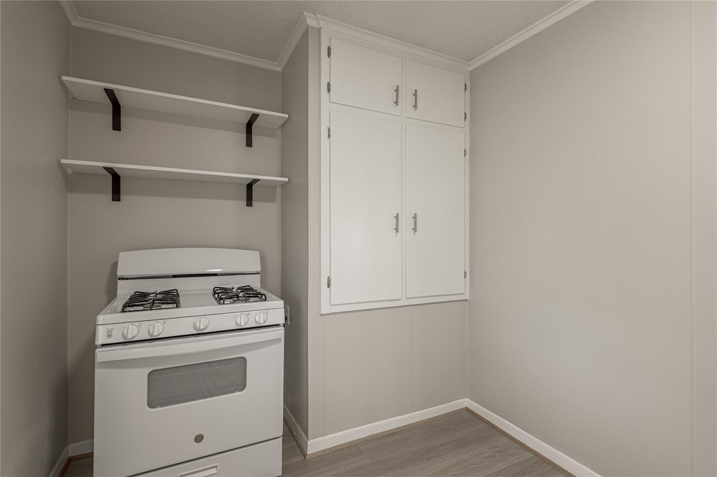 811 Sam Houston Avenue - Photo 5