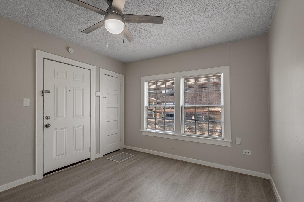 811 Sam Houston Avenue - Photo 1